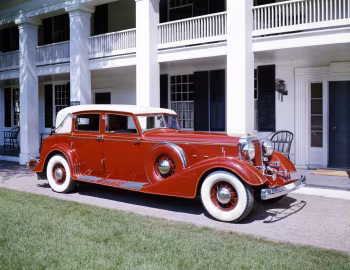 1932 Chrysler Imperial Landau Sedan (CL)