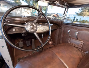 Panel frontal 1932 Chrysler Imperial Convertible Sedan (CH)