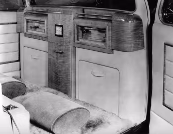 Interior Chrysler Imperial Town Car by LeBaron (C-15) '1937