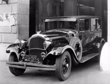 1928 Chrysler Imperial 7-passenger Sedan (80L)