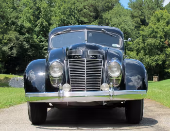 1937 Chrysler Airflow Touring Sedan (C-17)