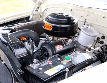 Bajo el capó 1951 Chrysler Imperial Convertible (C54)