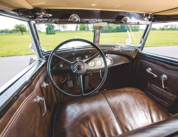 Panel frontal 1932 Chrysler Imperial Convertible Sedan (CH)