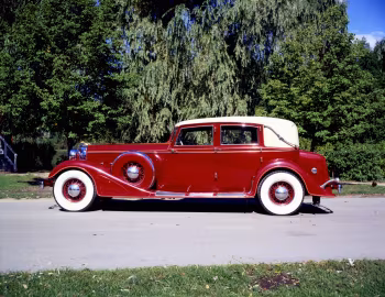 1932 Chrysler Imperial Landau Sedan (CL)