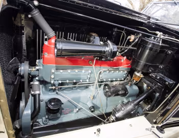 Bajo el capó 1928 Chrysler Imperial Touralette by Locke (80L)
