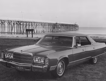 1975 Chrysler New Yorker Brougham Hardtop Sedan (CS43) '1974–75