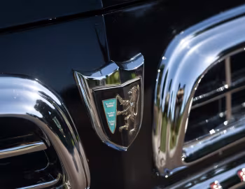 Logotipo 1955 Chrysler New Yorker Deluxe Convertible (C68)