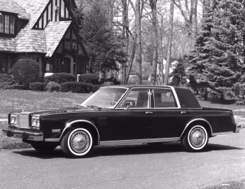 1983 Chrysler New Yorker Fifth Avenue (FS41) '1982–83