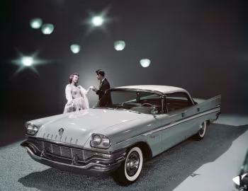 1957 Chrysler New Yorker Hardtop Sedan (C76 169)
