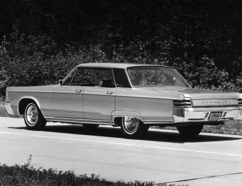 1967 Chrysler New Yorker 4-door Hardtop (CH43)