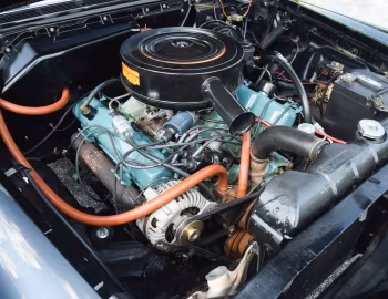 Bajo el capó 1962 Chrysler New Yorker Sedan (SC3-H 833)