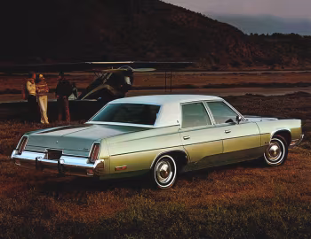1976 Chrysler Newport Sedan (CL41)