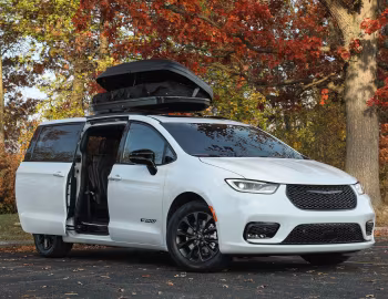 2025 Chrysler Pacifica "FAV Edition" (RU) '2024–25