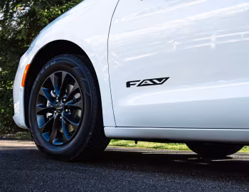 2025 Chrysler Pacifica "FAV Edition" (RU) '2024–25