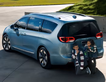 2017–20 Chrysler Pacifica Hybrid Limited (RU) '2016–20