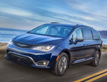 2017–20 Chrysler Pacifica Hybrid Limited (RU) '2016–20