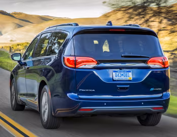2017–20 Chrysler Pacifica Hybrid Limited (RU) '2016–20