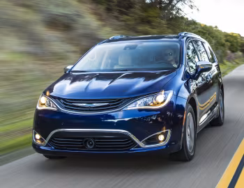 2017–20 Chrysler Pacifica Hybrid Limited (RU) '2016–20