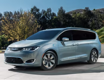 2017–20 Chrysler Pacifica Hybrid Limited (RU) '2016–20