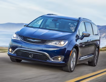 2017–20 Chrysler Pacifica Hybrid Limited (RU) '2016–20
