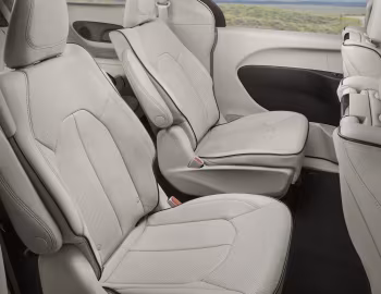 Interior 2017–20 Chrysler Pacifica Hybrid Limited (RU) '2016–20