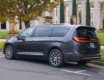 2021–25 Chrysler Pacifica Hybrid Pinnacle (RU) '2020–25