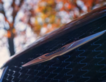 Logotipo 2021–25 Chrysler Pacifica Hybrid Pinnacle (RU) '2020–25