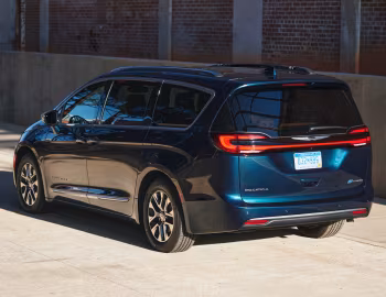 2021–25 Chrysler Pacifica Hybrid Pinnacle (RU) '2020–25
