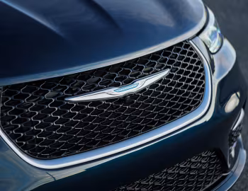 2021–25 Chrysler Pacifica Hybrid Pinnacle (RU) '2020–25