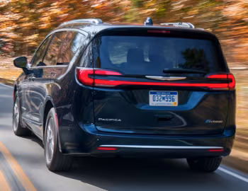 2021–25 Chrysler Pacifica Hybrid Pinnacle (RU) '2020–25