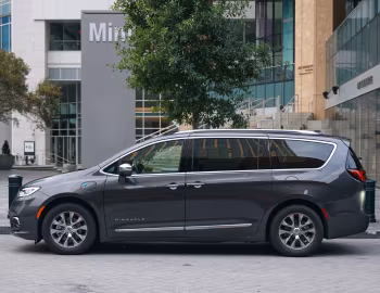 2021–25 Chrysler Pacifica Hybrid Pinnacle (RU) '2020–25