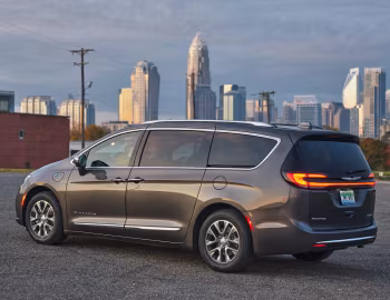2021–25 Chrysler Pacifica Hybrid Pinnacle (RU) '2020–25