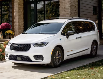 2023–24 Chrysler Pacifica Hybrid "Road Tripper" (RU) '2023–24