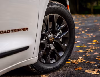 2023–24 Chrysler Pacifica Hybrid "Road Tripper" (RU) '2023–24