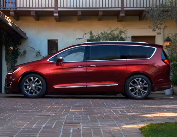 2017–20 Chrysler Pacifica Limited (RU) '2016–20