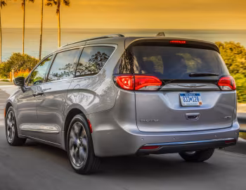 2017–20 Chrysler Pacifica Limited (RU) '2016–20
