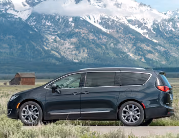 2017–20 Chrysler Pacifica Limited (RU) '2016–20