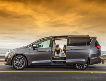2017–20 Chrysler Pacifica Limited (RU) '2016–20