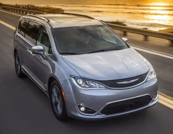 2017–20 Chrysler Pacifica Limited (RU) '2016–20