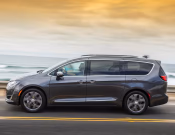 2017–20 Chrysler Pacifica Limited (RU) '2016–20