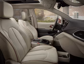 Interior 2017–20 Chrysler Pacifica Limited (RU) '2016–20