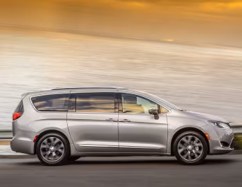 2017–20 Chrysler Pacifica Limited (RU) '2016–20