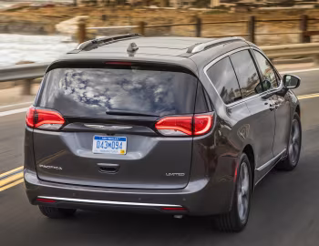 2017–20 Chrysler Pacifica Limited (RU) '2016–20