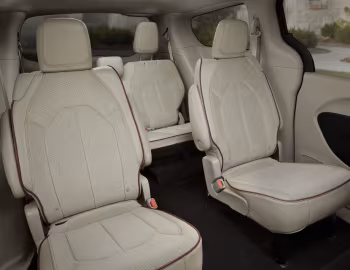 Interior 2017–20 Chrysler Pacifica Limited (RU) '2016–20