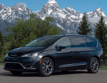 2017–20 Chrysler Pacifica Limited (RU) '2016–20