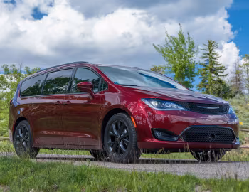 2019–20 Chrysler Pacifica Limited "35th Anniversary" (RU) '2019