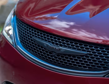 Logotipo 2019–20 Chrysler Pacifica Limited "35th Anniversary" (RU) '2019