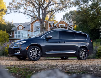 2021–26 Chrysler Pacifica Pinnacle AWD (RU) '2020–26