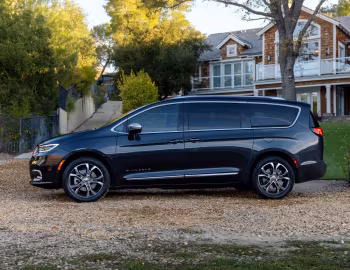2021–26 Chrysler Pacifica Pinnacle AWD (RU) '2020–26