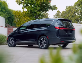 2021–26 Chrysler Pacifica Pinnacle AWD (RU) '2020–26